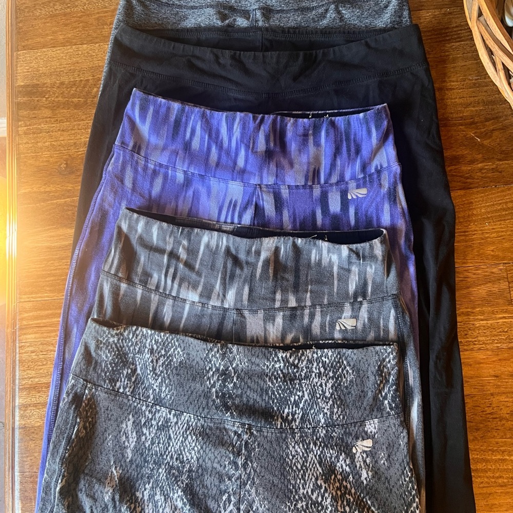Set of 5 Leggings—all size Large